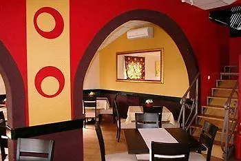 招待所 & Buble 特罗吉尔